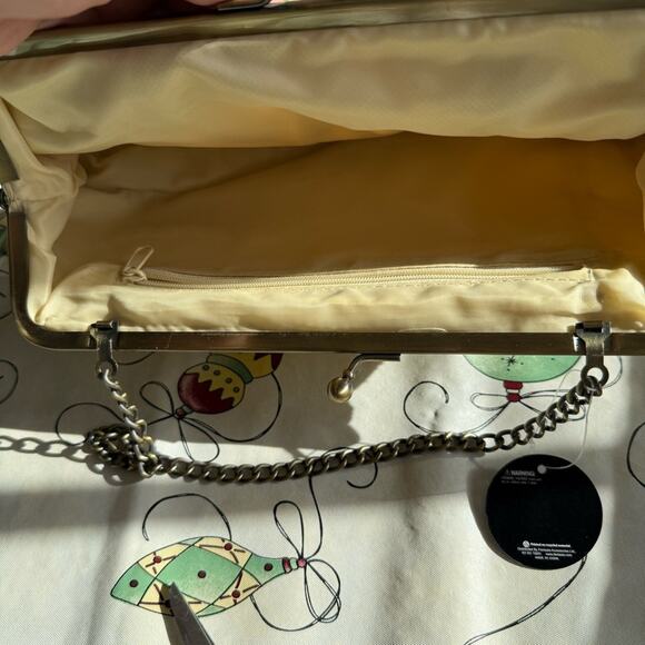 Lulu Yellow Gold Cloth Sparkle Kiss Lock Shoulder Clutch Evening Bag - Picture 3 of 3